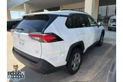 $27995 : Toyota RAV4 2024 AWD XLE 4dr thumbnail