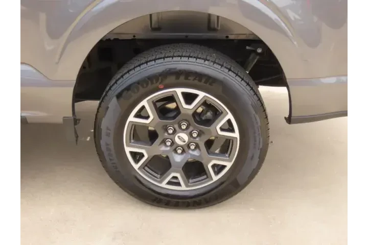$39911 : Ford F-150 2024 4x2 STX 4dr image 9