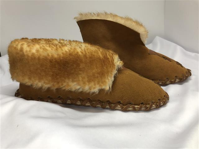 $84 : Women's/Men's Leather Slippers image 6