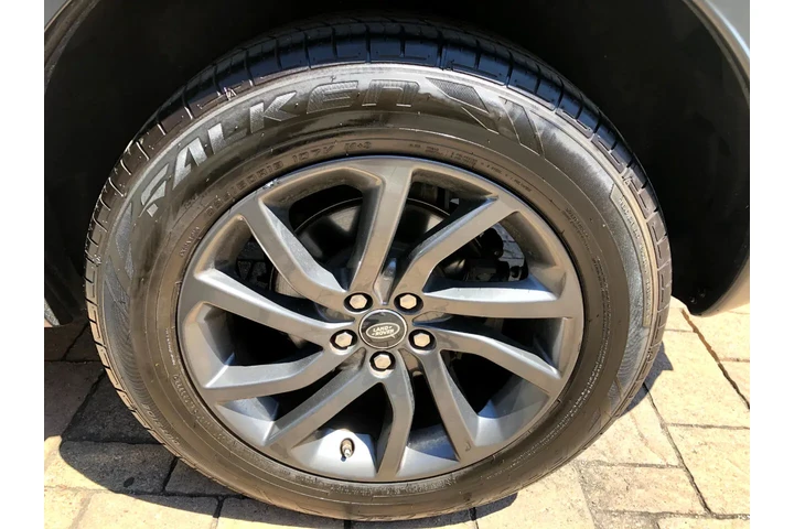 $14990 : 2018 Land Rover Discovery Spo image 8