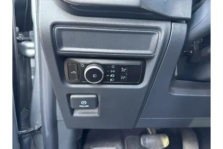 $32000 : Ford F-150 2023 4x2 XL 4dr S image 7