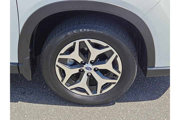$26998 : Subaru Forester 2023 AWD Pre image 8
