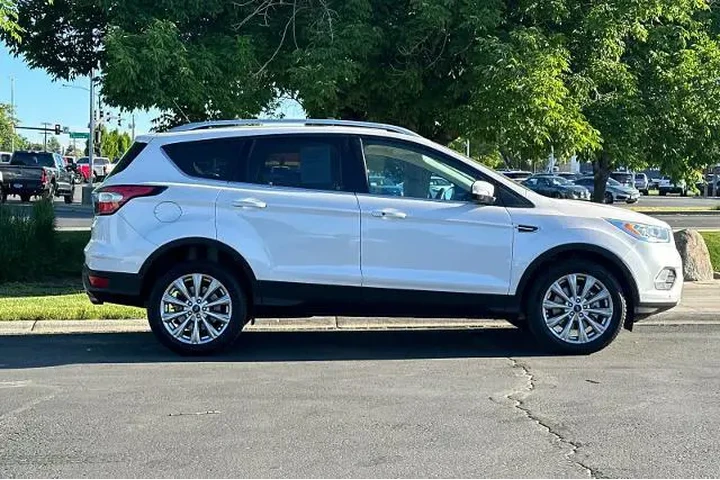 $17995 : Ford Escape 2018 AWD Titaniu image 9