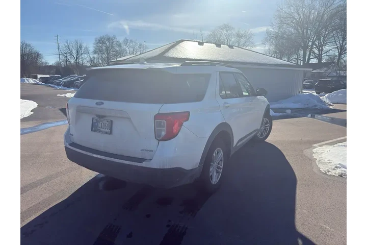 $24873 : Ford Explorer 2022 AWD XLT 4 image 7