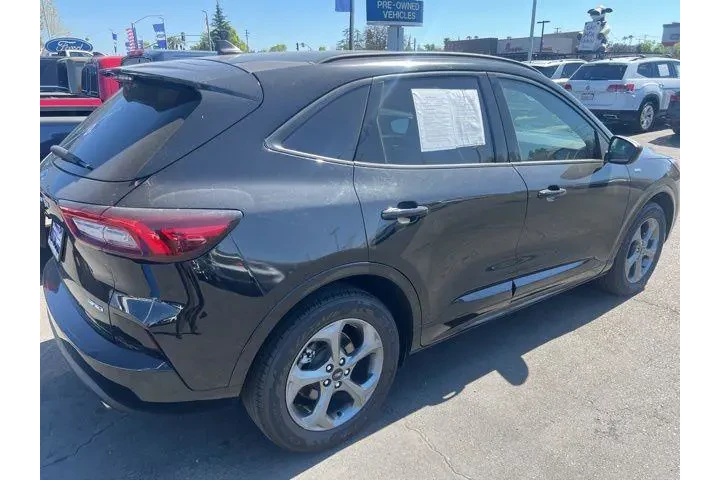 $24988 : Ford Escape 2023 AWD ST-Line image 8