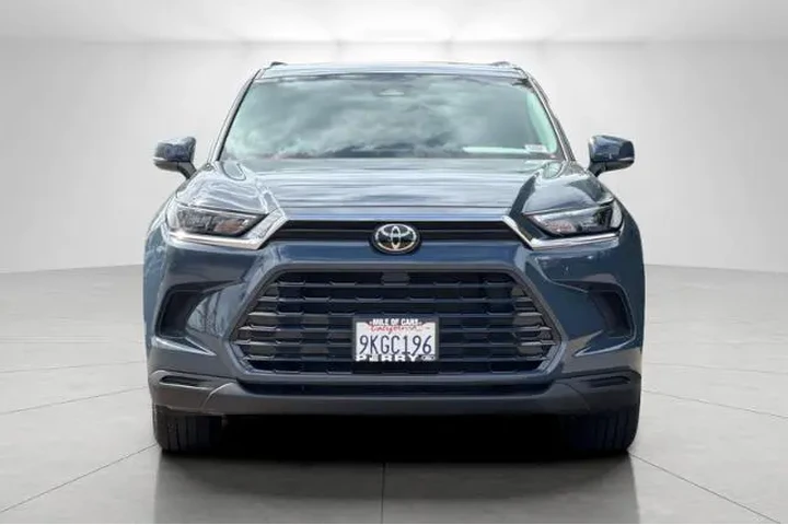 $39926 : Toyota Grand Highlander 2024 image 8