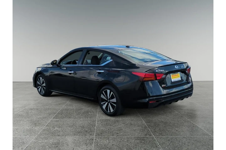 $24398 : Nissan Altima 2022 2.5 SV 4d image 3