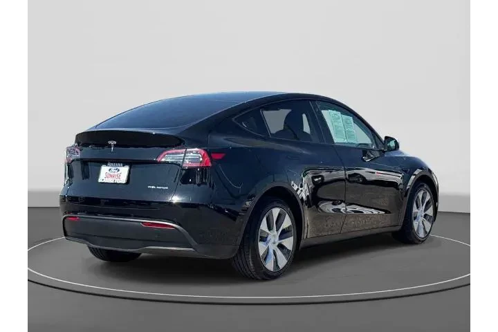 $31800 : Tesla Model Y 2022 AWD Long image 4