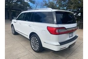 $31980 : Lincoln Navigator 2020 4x2 R thumbnail