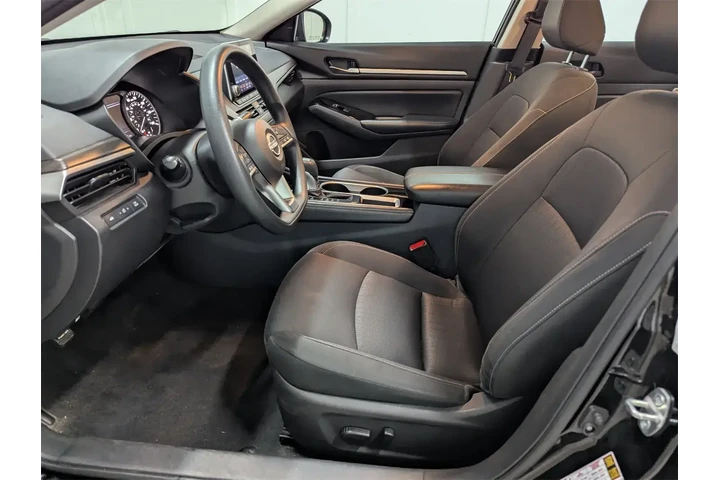 $21997 : Nissan Altima 2023 2.5 SV 4d image 10