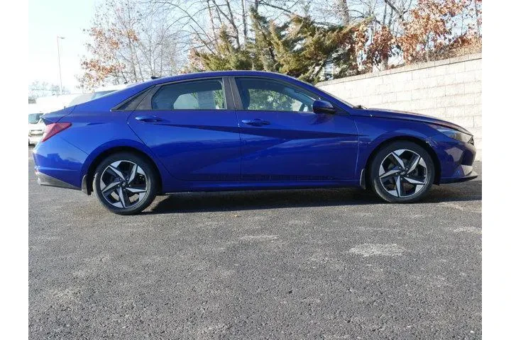 $22995 : Hyundai ELANTRA 2023 SEL 4dr image 8