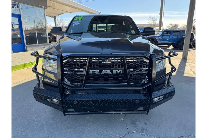2024 RAM 1500 Big Horn Crew C image 2