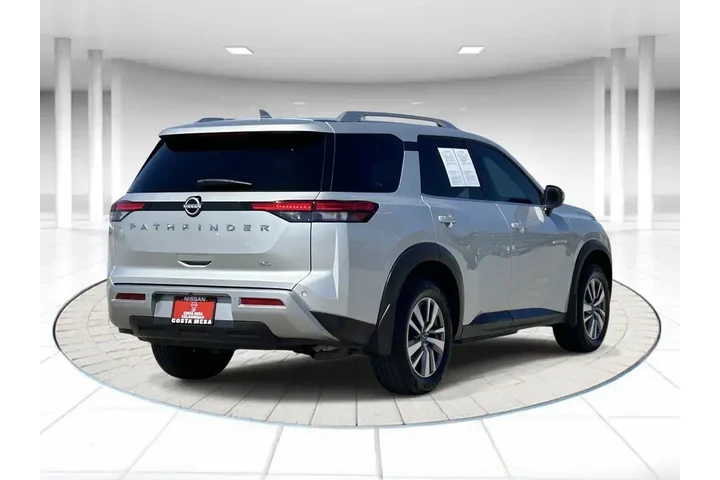 $26075 : Nissan Pathfinder 2023 SL 4d image 4