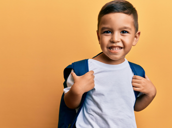 los niños pueden seguir aprendiendo en un campamento de verano
