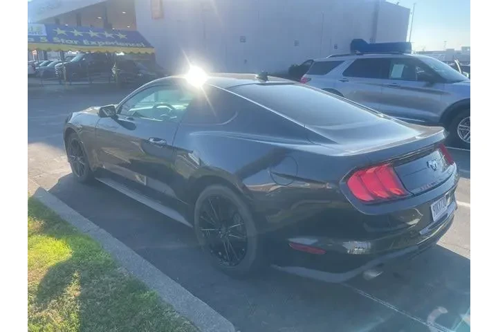 $25988 : Ford Mustang 2022 EcoBoost 2 image 5