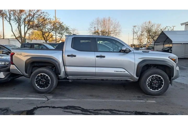 $44990 : 2025 Tacoma Hybrid TRD Off Ro image 3