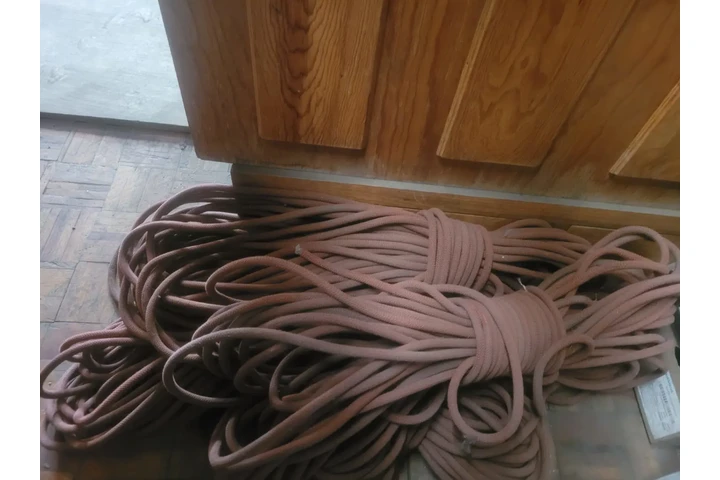 $1 : ARTICULOS DE ALPINISMO image 8