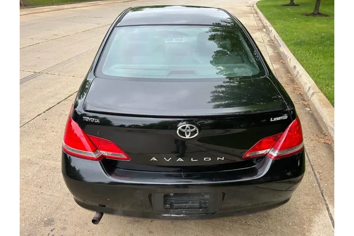 $3997 : 2006 Avalon Limited image 6