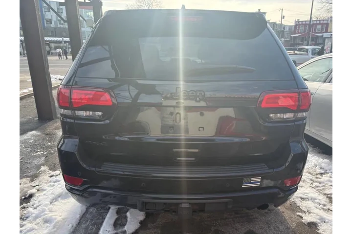 2017 Grand Cherokee image 5