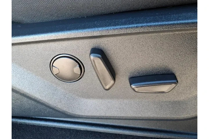 $38950 : Ford F-150 2023 4x4 XLT 4dr image 10