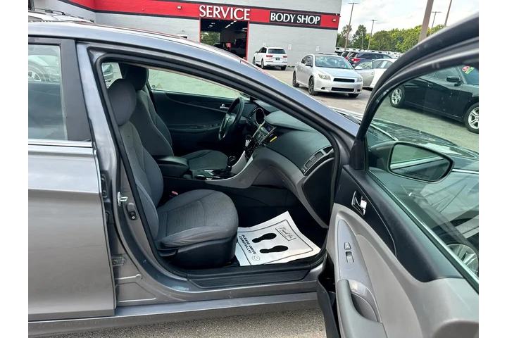 $4980 : 2011 Sonata 4dr Sdn 2.4L Auto image 8