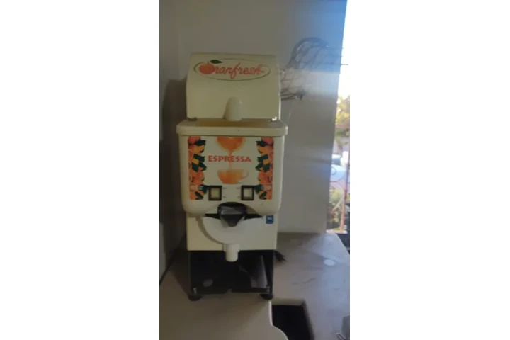 $70000 : maquina exprimidora automatica image 2