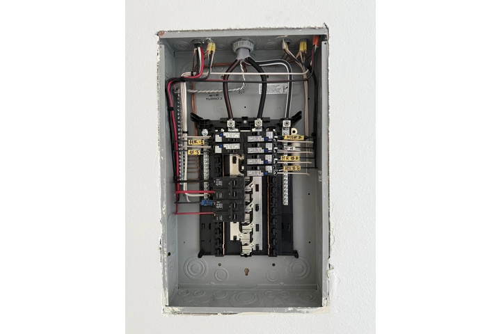 R&B electricity image 6