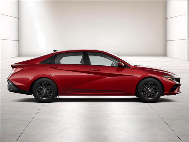 $27815 : New 2024 Hyundai ELANTRA HYBR image 6