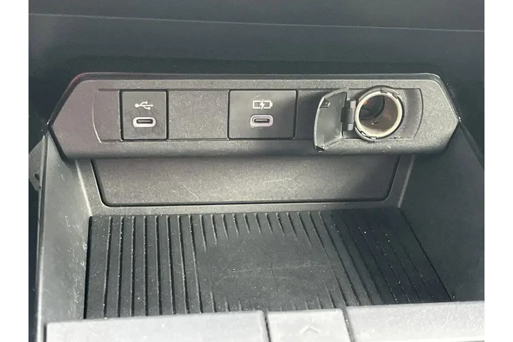 $24828 : Toyota Prius 2024 LE 4dr Hat image 4