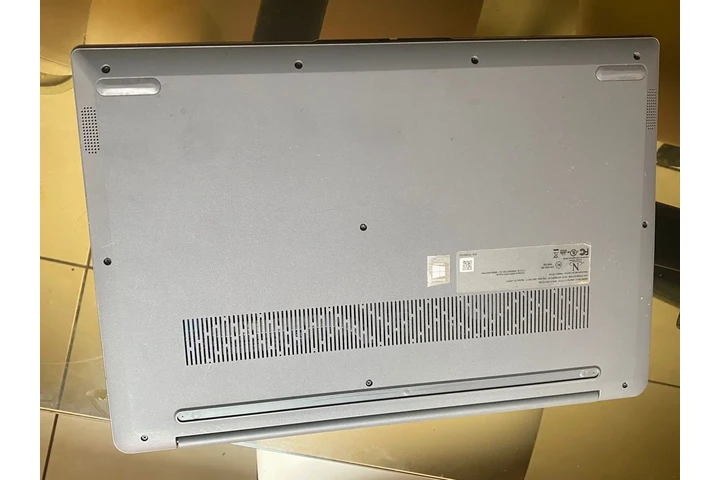 $250 : Lenovo 17" image 3