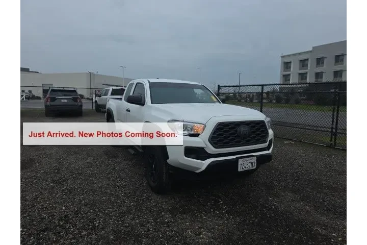 $28900 : Toyota Tacoma 2022 4x2 TRD S image 1