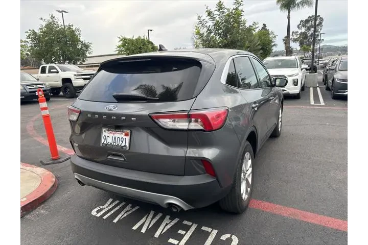 $16750 : Ford Escape 2022 SE 4dr SUV image 3