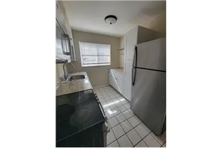$1250 : Rental property with 2 bedro image 3