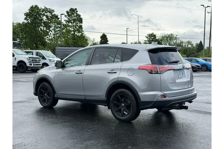 $21995 : Toyota RAV4 2017 AWD LE 4dr image 6