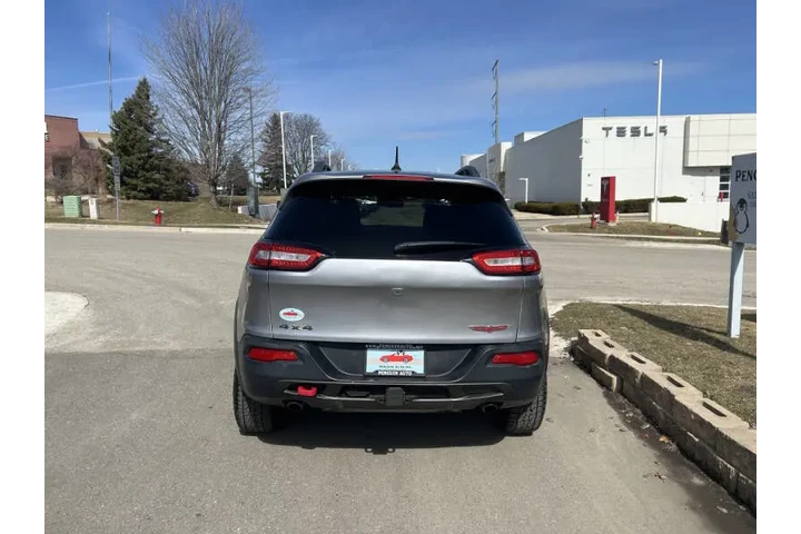 $9990 : 2015 Cherokee Trailhawk image 5