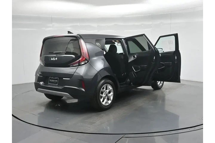 $14206 : Kia Soul 2023 LX 4dr Crossov image 6