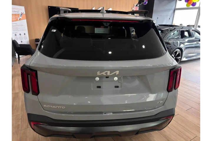 $38997 : Kia Sorento 2024 AWD X-Pro S image 5