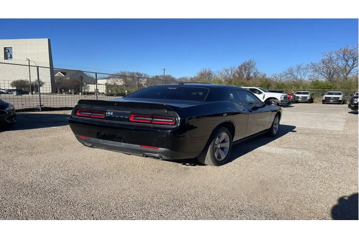 $24359 : Dodge Challenger 2023 SXT 2d image 3