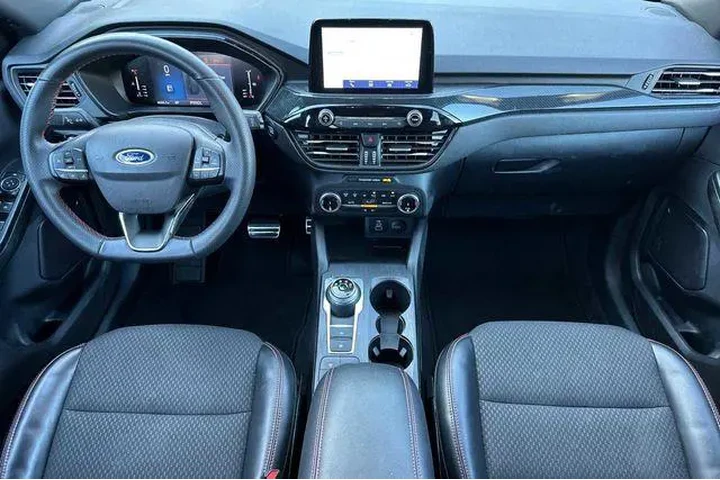 $16288 : Ford Escape 2024 ST-Line 4dr image 5