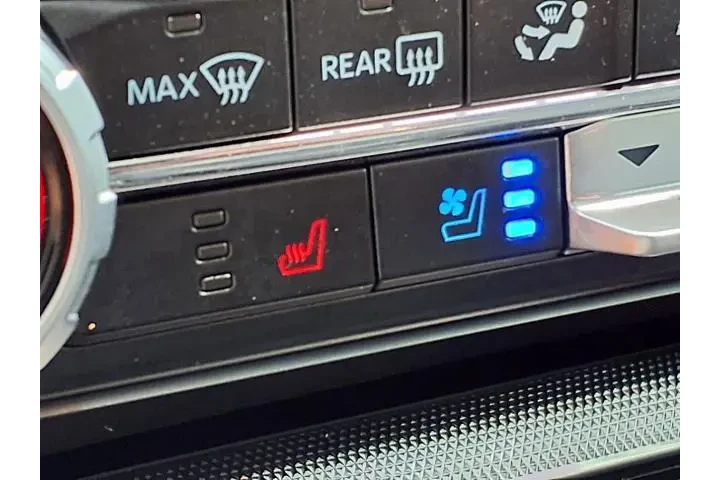 $39988 : Ford F-150 2023 4x4 Lariat 4 image 9