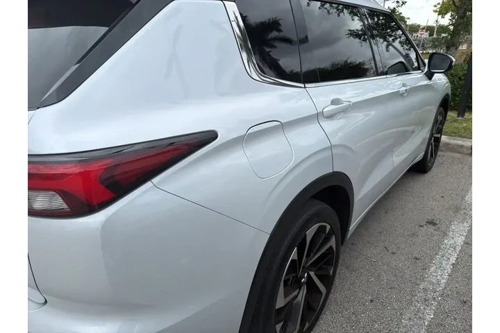 $24500 : Mitsubishi Outlander 2024 SE image 5