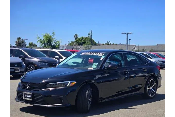 $29588 : Honda Civic 2023 Touring 4dr image 3