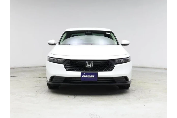 $27998 : Honda Accord 2025 LX 4dr Sed image 5