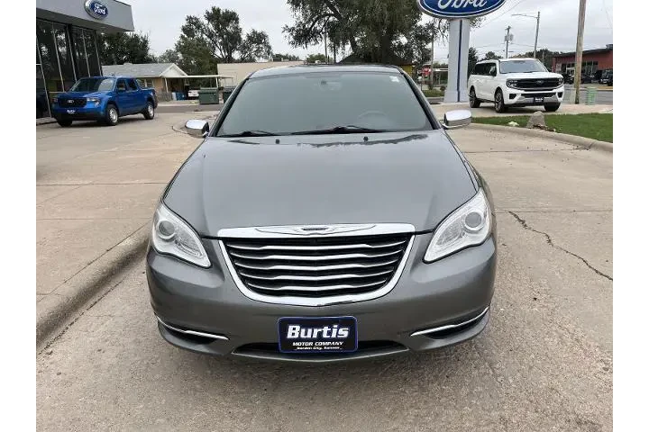 $8300 : Chrysler 200 2013 Limited 4d image 3