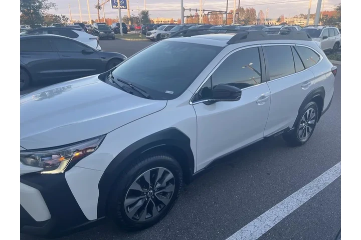 $32182 : Subaru Outback 2024 AWD Limi image 1