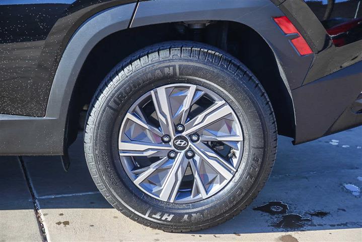 $17990 : Pre-Owned  Hyundai Tucson Hybr image 8
