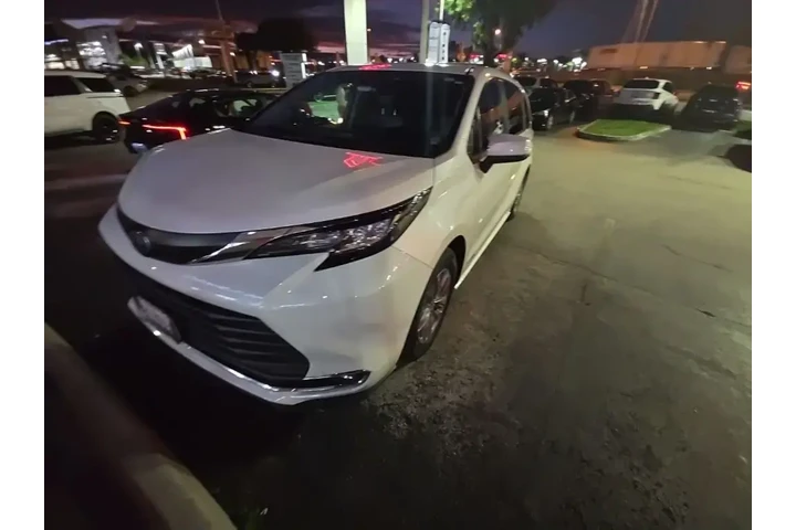 $26291 : Toyota Sienna 2021 XLE 7-Pas image 3