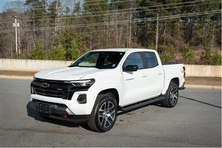 $39877 : Chevrolet Colorado 2024 4x4 image 3