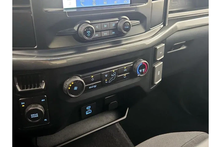 $31998 : Ford F-150 2023 4x4 XL 4dr S image 9