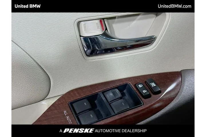 $8995 : Toyota Sienna 2011 XLE 8-Pas image 3